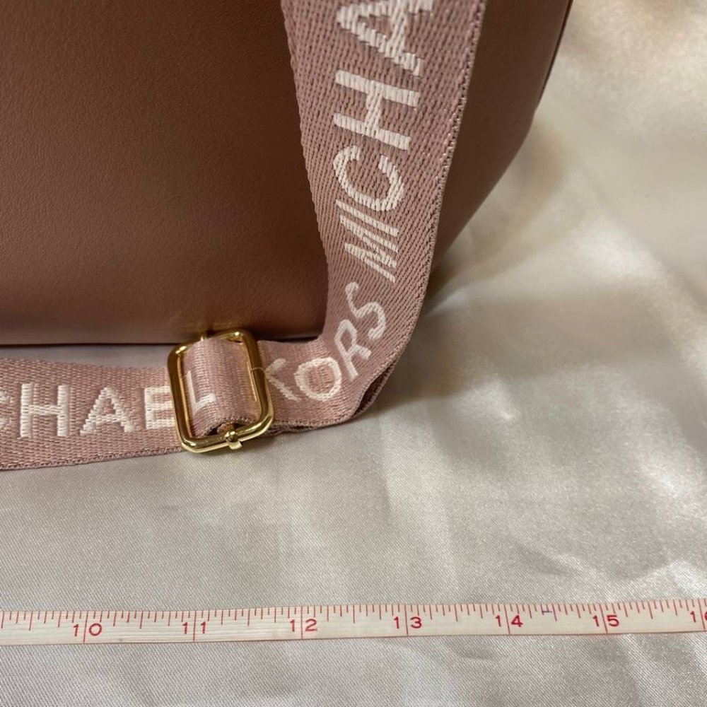 MICHAEL KORS Tote in Blush - Picture 7 of 11